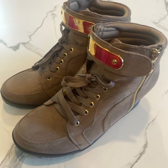 Shoes - Women’s Taupe,Gold, Lace up Wedge Sneakers,Ankle Boots,Faux Suede,Size 8
